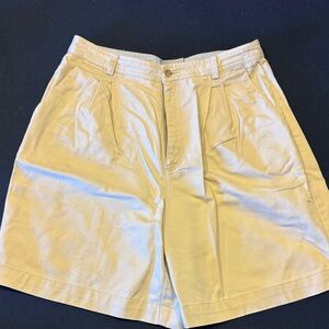 Elegant Women's Beige Shorts / DG68